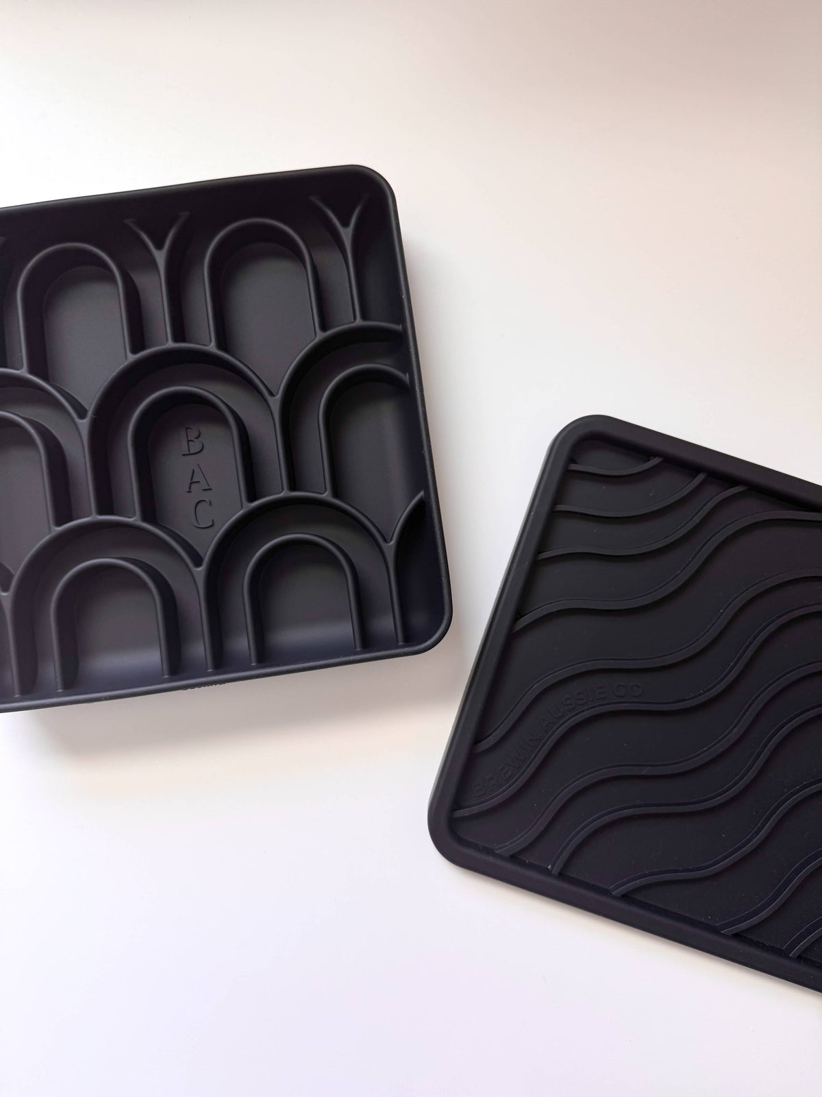 Dunes Lick Mat Lid - Basalt